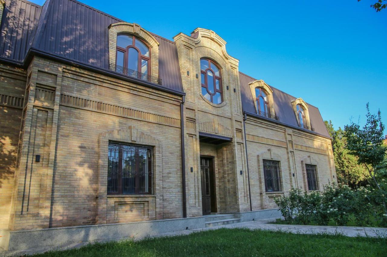 Hotel Vostok Tashkent Esterno foto